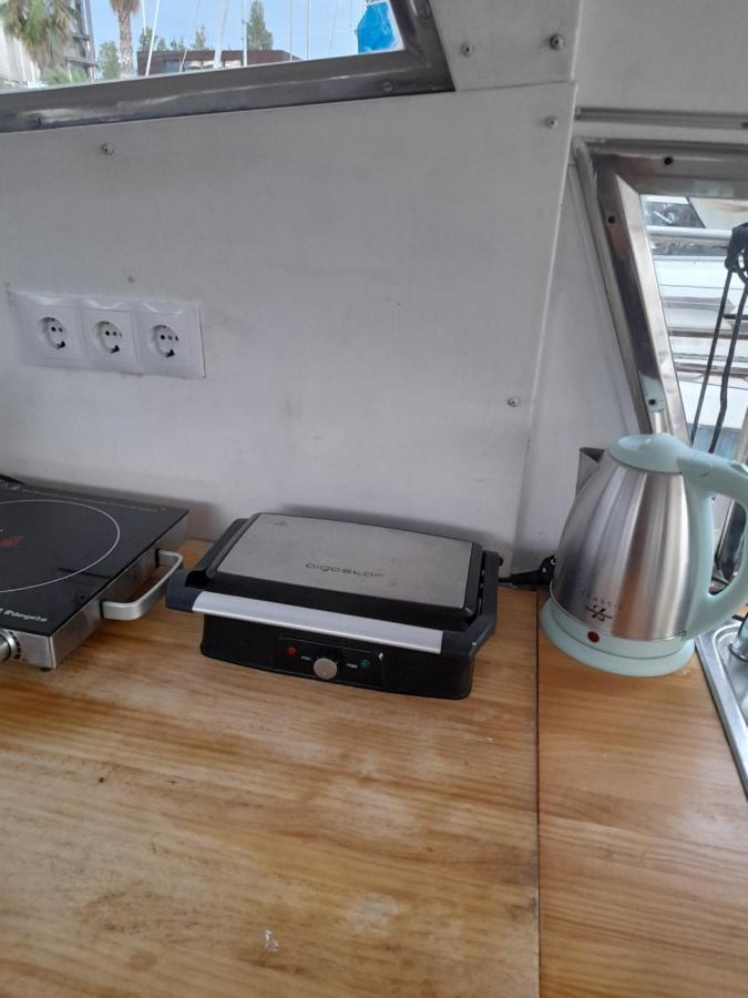 Barco Lucky 호텔 산트 아드리아 데 베소스 외부 사진