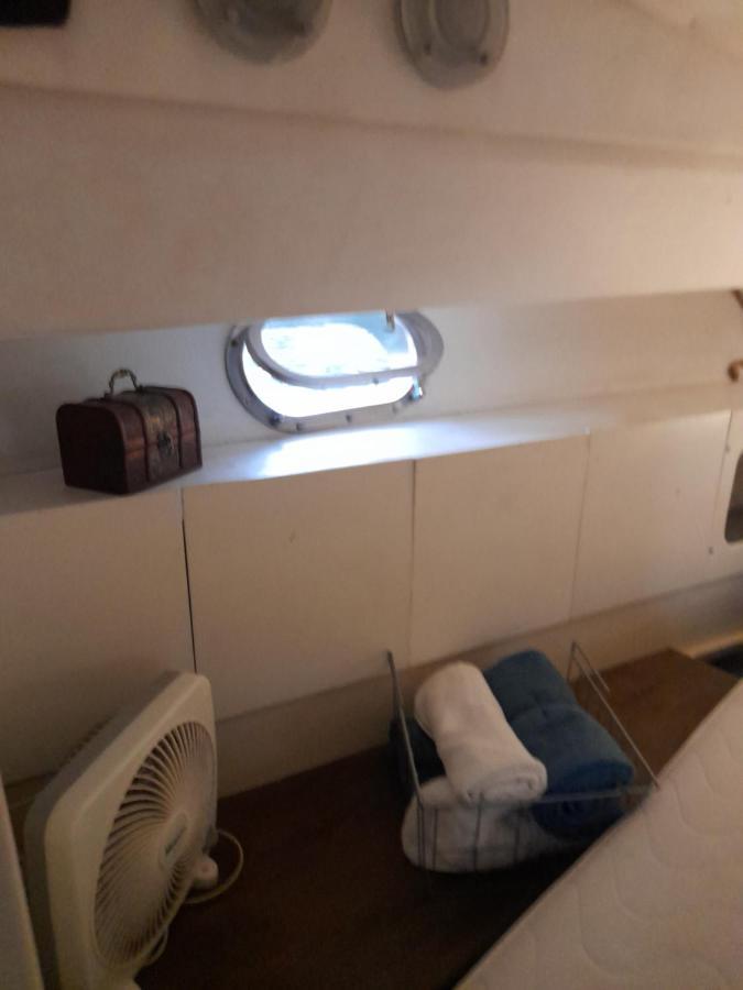 Barco Lucky 호텔 산트 아드리아 데 베소스 외부 사진